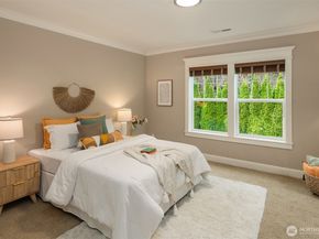 9942 SE 39th Street, Mercer Island WA 98040