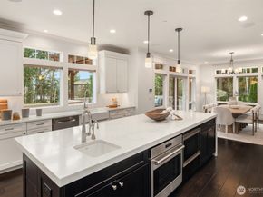 9942 SE 39th Street, Mercer Island WA 98040