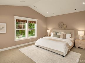 9942 SE 39th Street, Mercer Island WA 98040