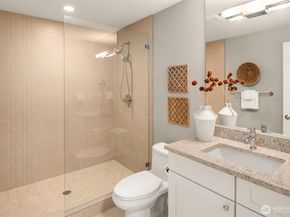 9942 SE 39th Street, Mercer Island WA 98040