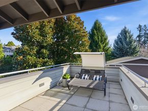 1204 6th Street W, Kirkland WA 98033