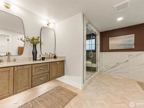 6013 106th Avenue NE, Kirkland WA 98033