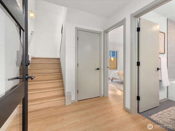 4104 49th Avenue SW B, Seattle WA 98116