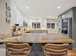 6514 NE 171st Place, Kenmore WA 98028