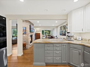 6514 NE 171st Place, Kenmore WA 98028