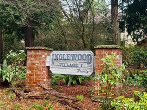 6514 NE 171st Place, Kenmore WA 98028