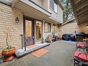 6514 NE 171st Place, Kenmore WA 98028