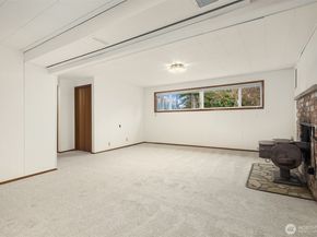 19222 38th Place NE, Lake Forest Park WA 98155