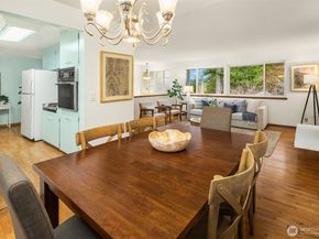 19222 38th Place NE, Lake Forest Park WA 98155