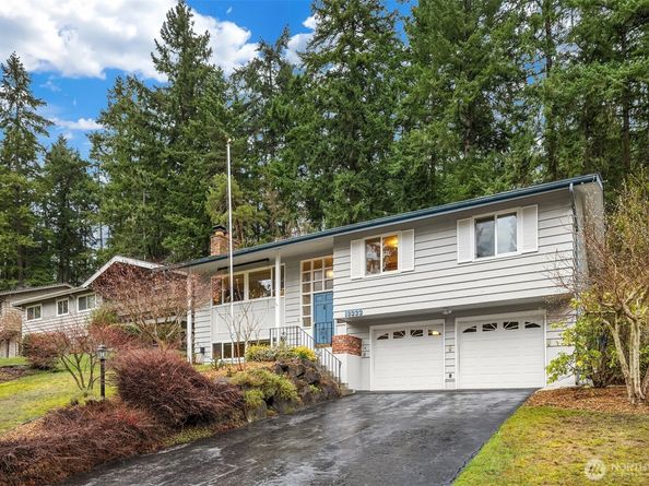 19222 38th Place NE, Lake Forest Park WA 98155