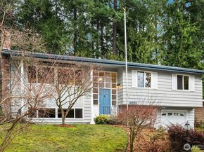 19222 38th Place NE, Lake Forest Park WA 98155