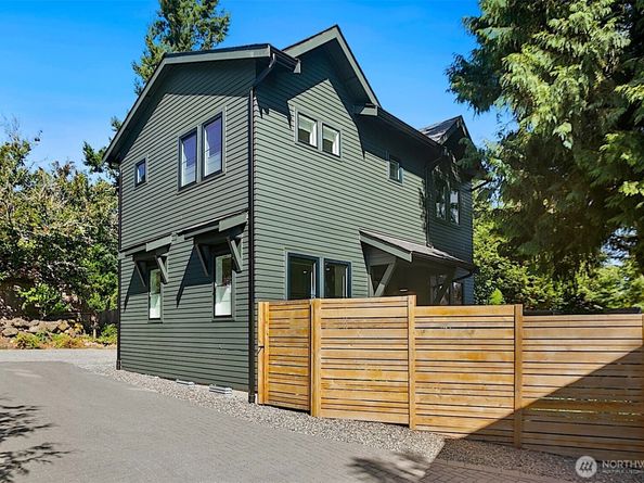 10421 41st Avenue SW B, Seattle WA 98146