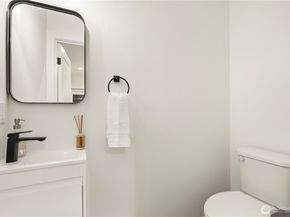 3819 B Fremont Avenue N, Seattle WA 98103