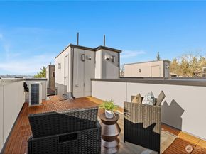 3819 B Fremont Avenue N, Seattle WA 98103