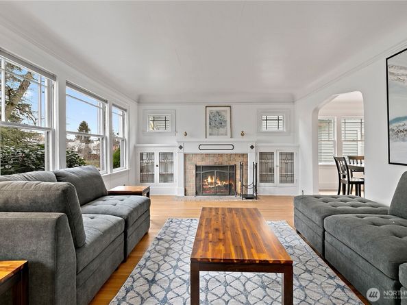 1125 N 77th Street, Seattle WA 98103