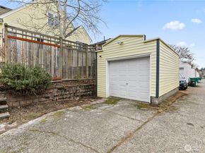 1125 N 77th Street, Seattle WA 98103