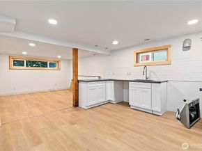 1125 N 77th Street, Seattle WA 98103