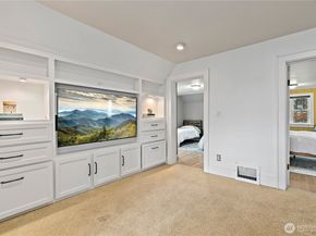 1125 N 77th Street, Seattle WA 98103