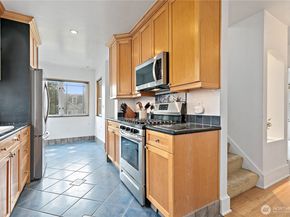 1125 N 77th Street, Seattle WA 98103