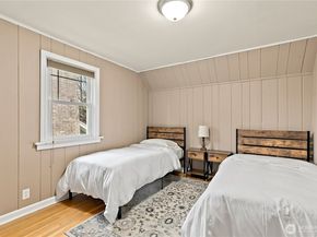 1125 N 77th Street, Seattle WA 98103