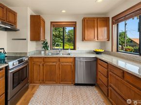 27523 SW Sandy Shores Drive, Vashon WA 98070