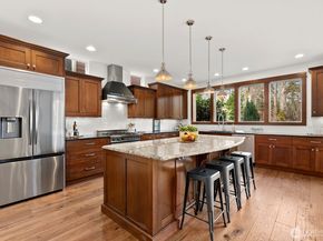 9026 NE 127th Place, Kirkland WA 98034