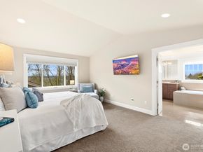 9026 NE 127th Place, Kirkland WA 98034