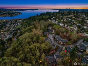 9026 NE 127th Place, Kirkland WA 98034