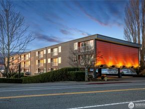 733 Lake Street S 101, Kirkland WA 98033