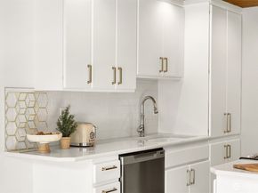 733 Lake Street S 101, Kirkland WA 98033