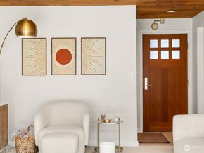 733 Lake Street S 101, Kirkland WA 98033