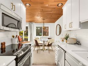 733 Lake Street S 101, Kirkland WA 98033