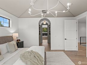 10789 SE 10th Street, Bellevue WA 98004