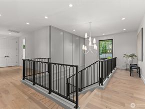 10789 SE 10th Street, Bellevue WA 98004