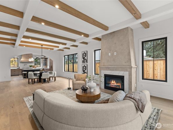 10789 SE 10th Street, Bellevue WA 98004