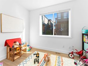 312 7th Lane S 33, Kirkland WA 98033