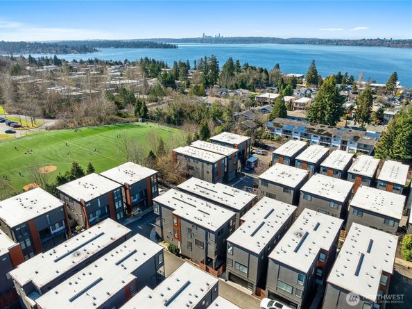 312 7th Lane S 33, Kirkland WA 98033