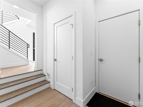 312 7th Lane S 33, Kirkland WA 98033