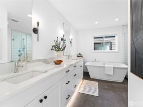 312 7th Lane S 33, Kirkland WA 98033