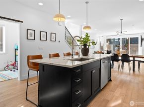 312 7th Lane S 33, Kirkland WA 98033