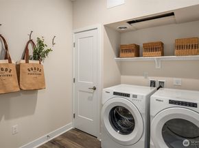 6901 NE 184th Lane 110, Kenmore WA 98028