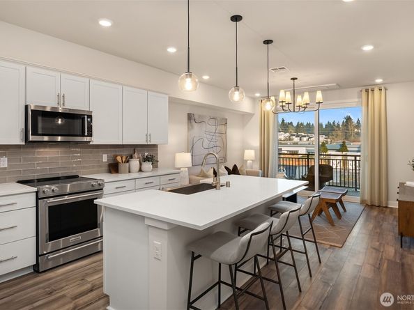 6901 NE 184th Lane 110, Kenmore WA 98028