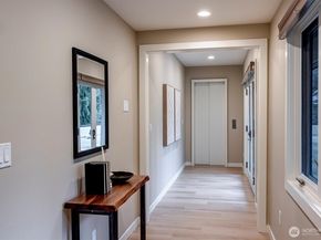 4437 Lake Washington Boulevard NE 302, Kirkland WA 98033