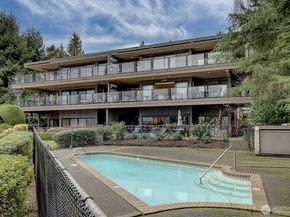 4437 Lake Washington Boulevard NE 302, Kirkland WA 98033