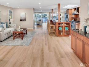 4437 Lake Washington Boulevard NE 302, Kirkland WA 98033