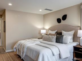 4437 Lake Washington Boulevard NE 302, Kirkland WA 98033