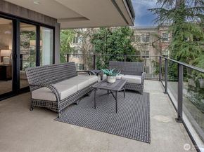 4437 Lake Washington Boulevard NE 302, Kirkland WA 98033