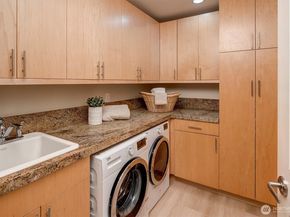 4437 Lake Washington Boulevard NE 302, Kirkland WA 98033