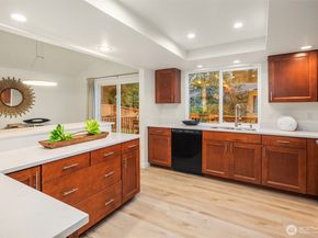 17014 NE 28th Place, Bellevue WA 98008