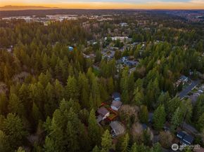 17014 NE 28th Place, Bellevue WA 98008